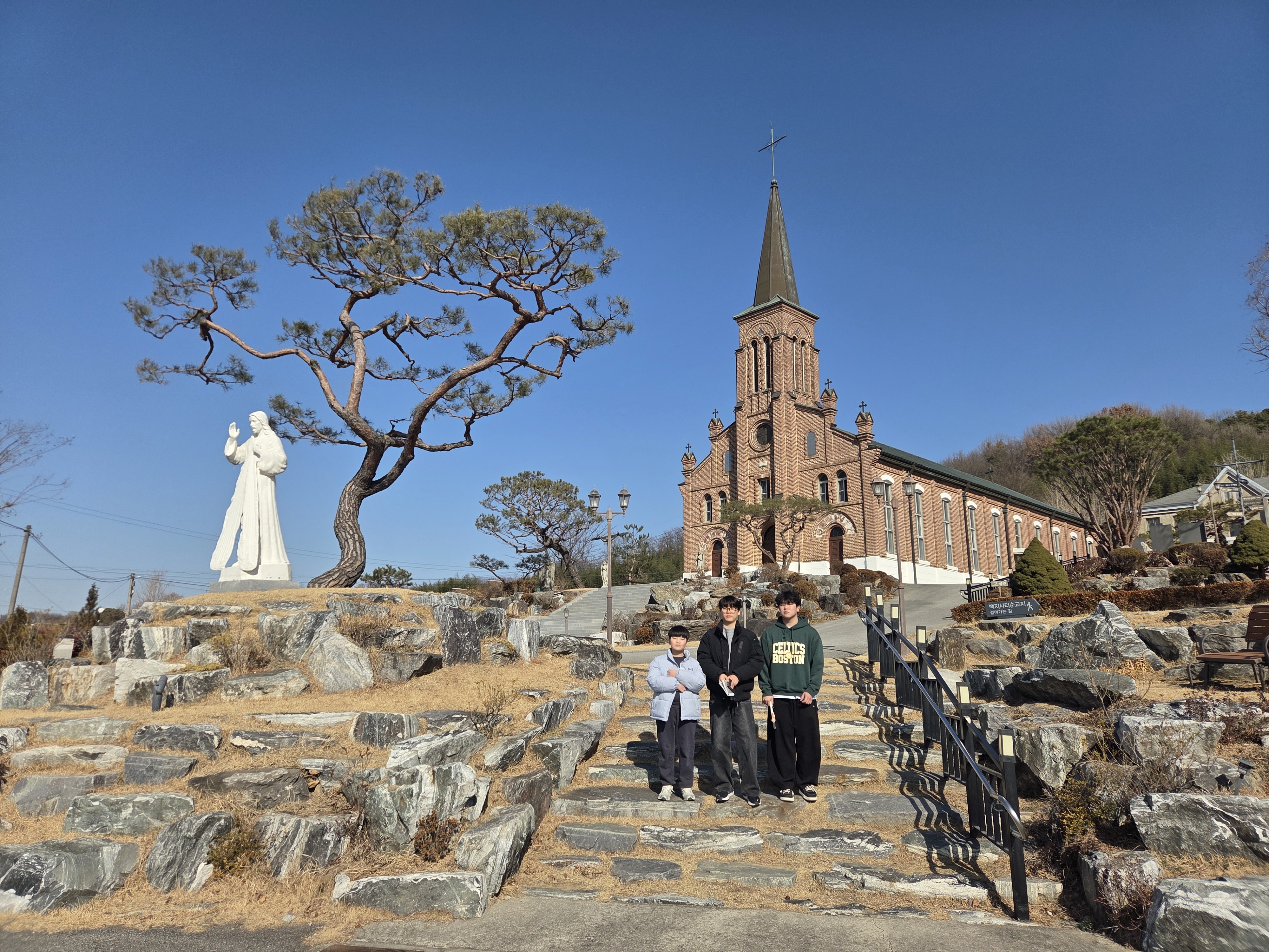 20260127 여산 하늘 문 성당.jpg